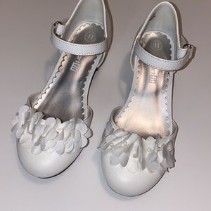 White dressy girls shoes